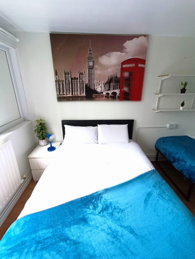 Bedroom 3, SWEET DREAm, London