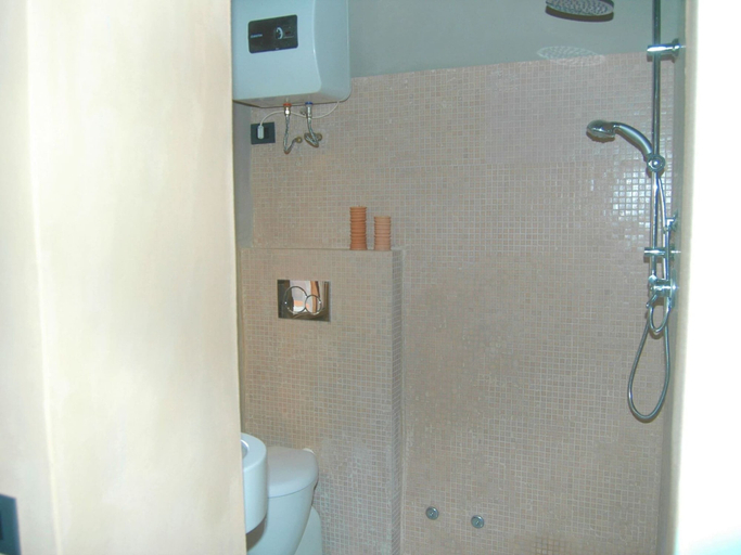 Bathroom 5, Belvilla by OYO Casaruscello, Pisa