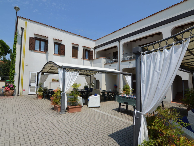 Exterior & Views 2, Nicely Furnished Apartment with AC near Beach, Ferrara