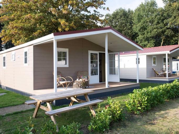Others 4, Bungalow With a Terrace at Bedafse Bergen, Uden