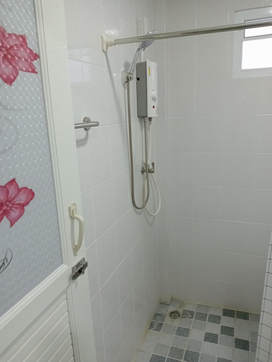 Bathroom 18