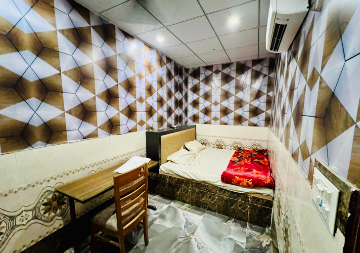 Bedroom 2, SK Restaurant & Hotel, Sonipat