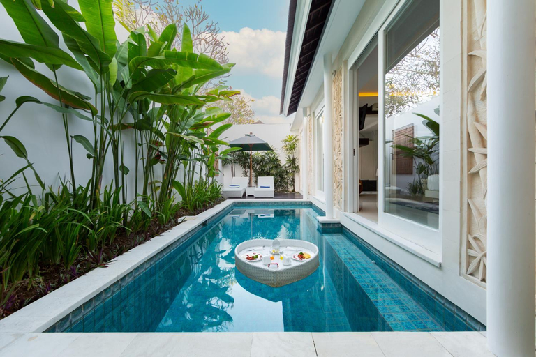 Swimming Pool 11