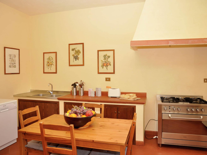 Private kitchen, Villa in Lazio With Pool and Vineyards, Rieti