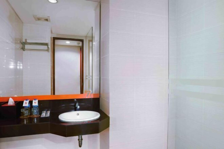 Bathroom 8
