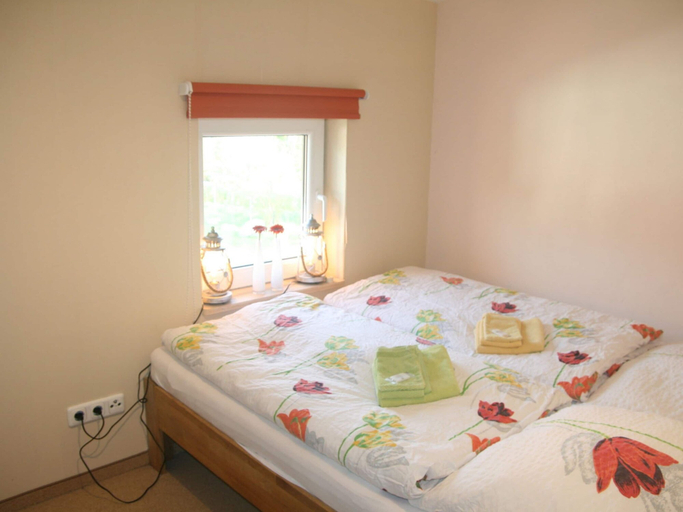 Bedroom 2, Schones Landhaus in Bastorf am Meer, Rostock