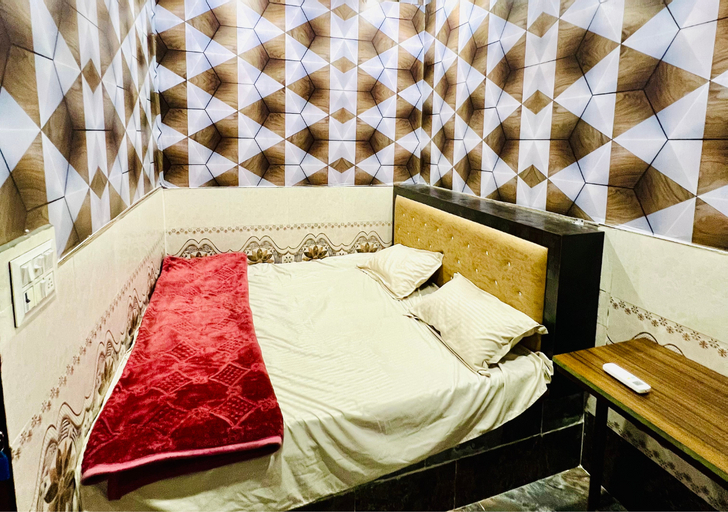 Bedroom 5, SK Restaurant & Hotel, Sonipat