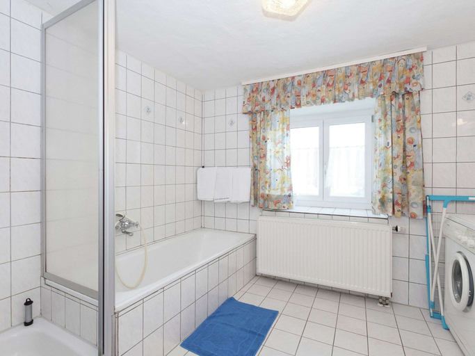 Bathroom 4, Ferienhaus mit Garten in Waldnahe, Cham