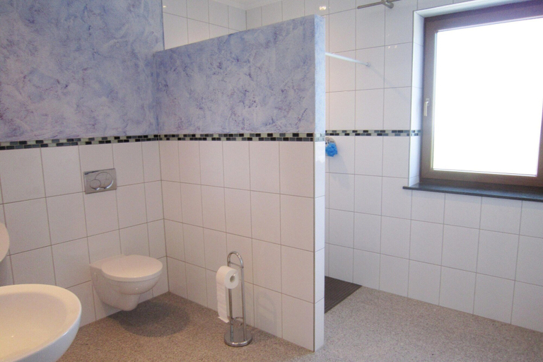 Bathroom 3, Feuerscheid Countryside Mansion, Eifelkreis Bitburg-Prüm