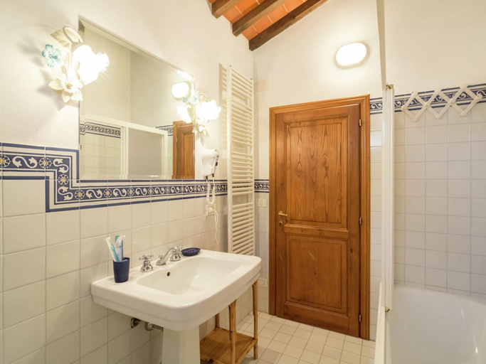 Bathroom 3, Tuscan Terrace Escape, Arezzo