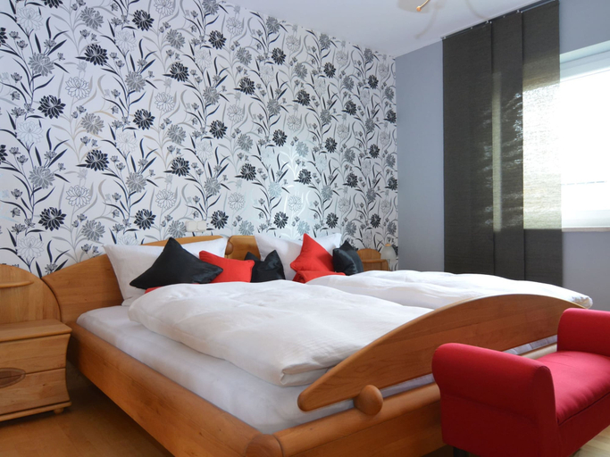 Bedroom 3, Wonderful Apartment With Barrel Sauna, Kronach