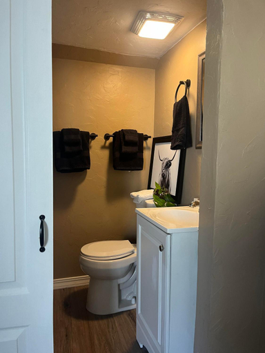 Bathroom 4, Charming One-Bedroom Retreat, Cassia