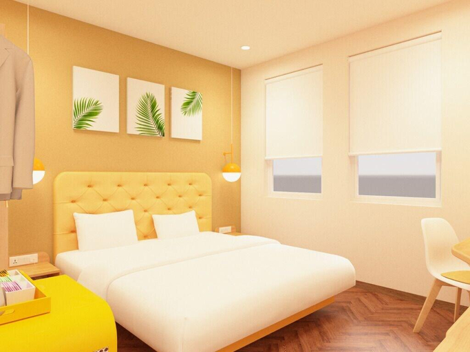 Bedroom 2, Bloom Hotel - Cr Park - New Delhi, Delhi