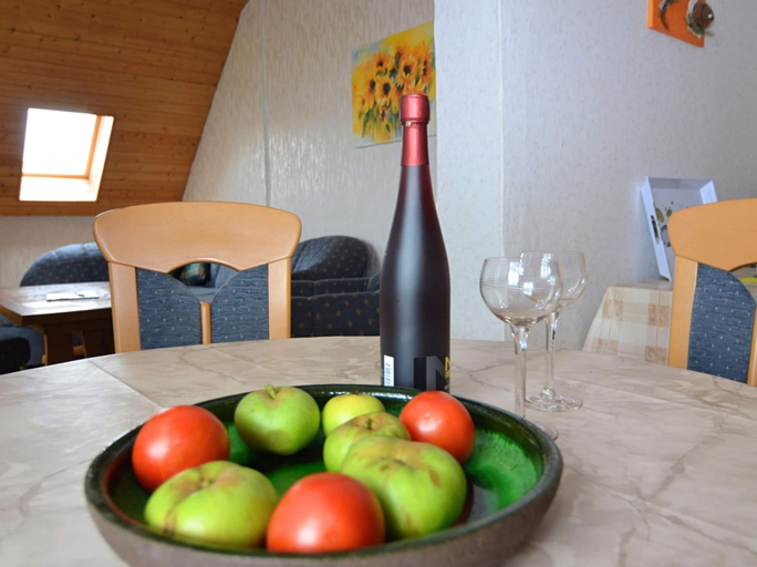 Food & Drinks, Ferienwohnung mit Garten auf dem Bauernhof, Kassel