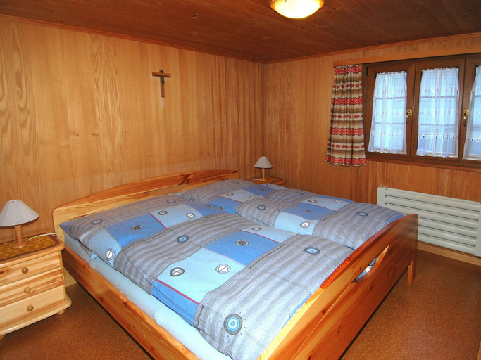 Bedroom 2, Glacier Views Ski Trails, Brig