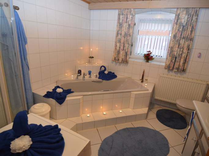 Bathroom 3, Schones Ferienhaus mit grossem Garten bei Stadlern, Schwandorf