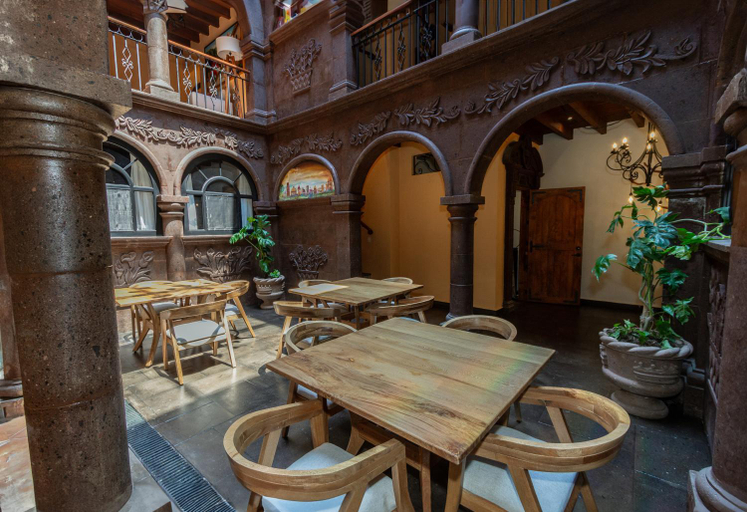 Food & Drinks 4, Five Queens Boutique Hotel, Allende