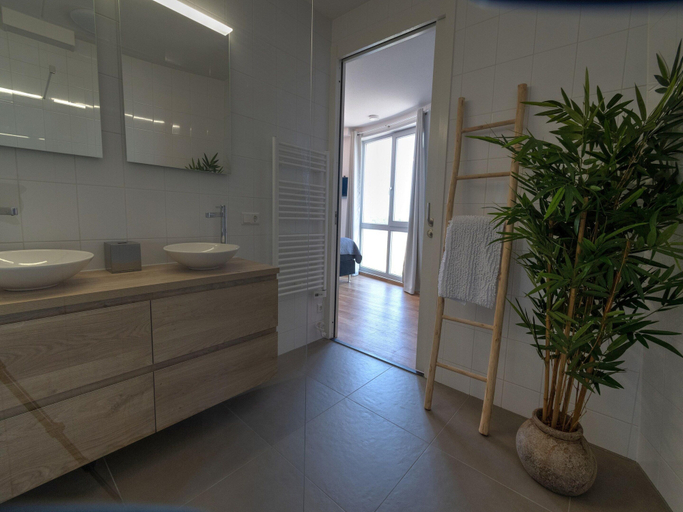 Others 5, Apartment in Scherpenisse by Oosterschelde