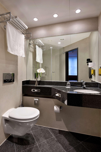 Bathroom 19