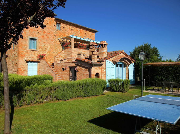 Exterior & Views 2, Villa in Cortona With Pool & Garden, Arezzo