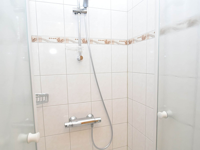 Bathroom 3, Einladende Ferienwohnung mit Garten, Ilm-Kreis