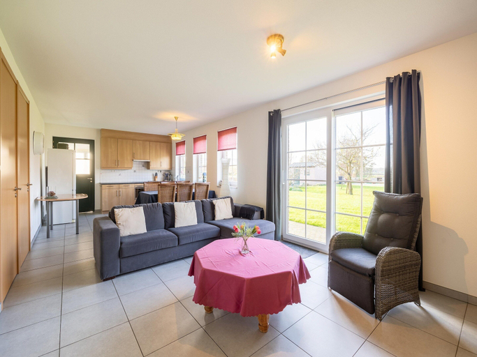Living room 5, Eco-friendly Apartment With a Garden, Sluis