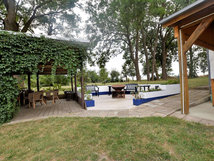 Others 5, Luxuriose Ferienwohnung in Boddin mit Garten, Rostock
