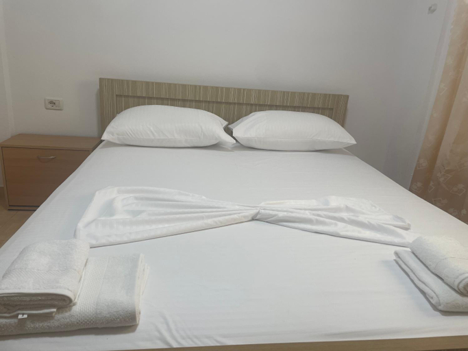 Bedroom 3, Family Garden, Sarandës