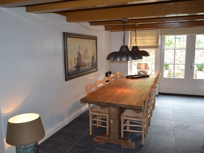 Dining 4, Luxury VOC Stay w/ Views, Enkhuizen