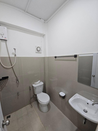 Bathroom 3, Loft 21 Apartment Romklao, Lat Krabang