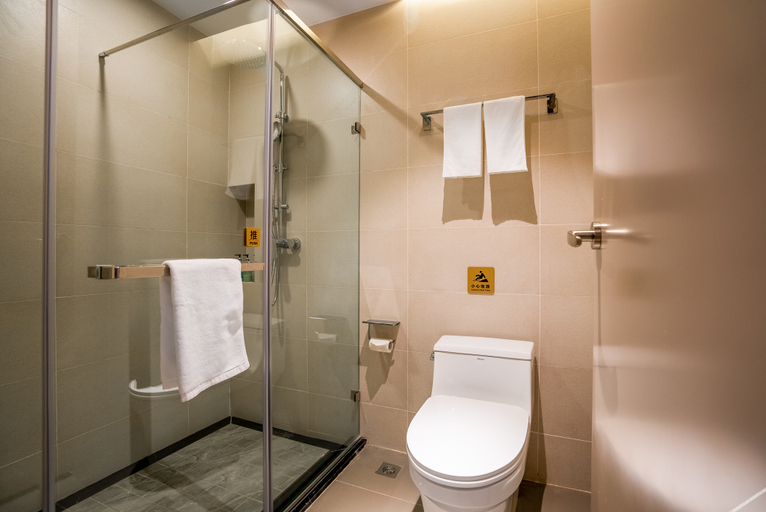 Bathroom 3, Hanting Hotel Lincang Yun County Bus Station, Lincang