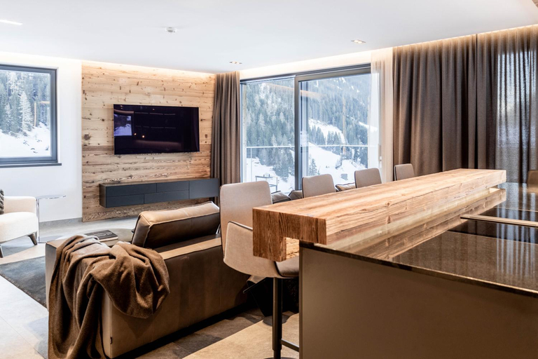 Bedroom, Hollywood Dream Penthouse & Apartments mit privater Sauna nahe Ischgl, Landeck
