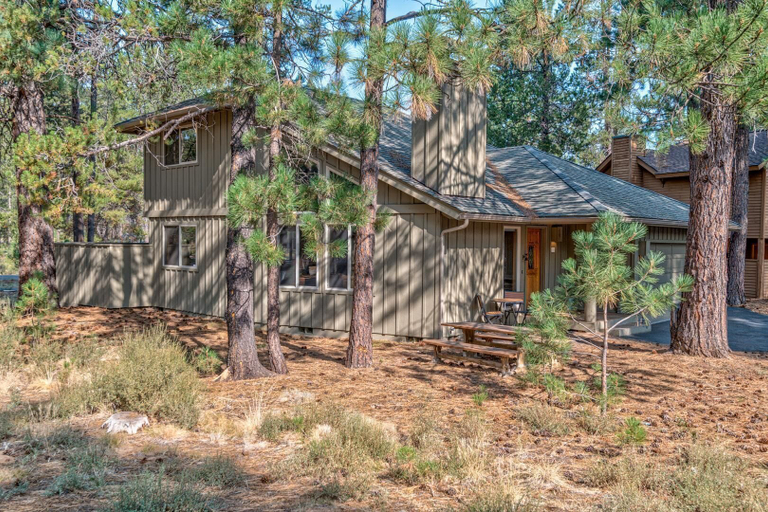 Others 5, Ashwood Lane 1, Deschutes