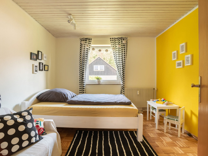 Bedroom 3, Tranquil Apartment in Marktleuthen near River & Forest, Wunsiedel im Fichtelgebirge