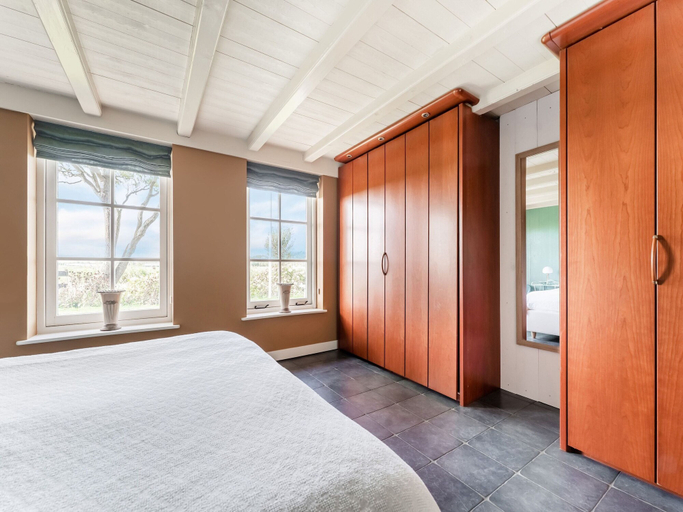 Room 4, Spacious Holiday Home De Pauwenhof, Heiloo