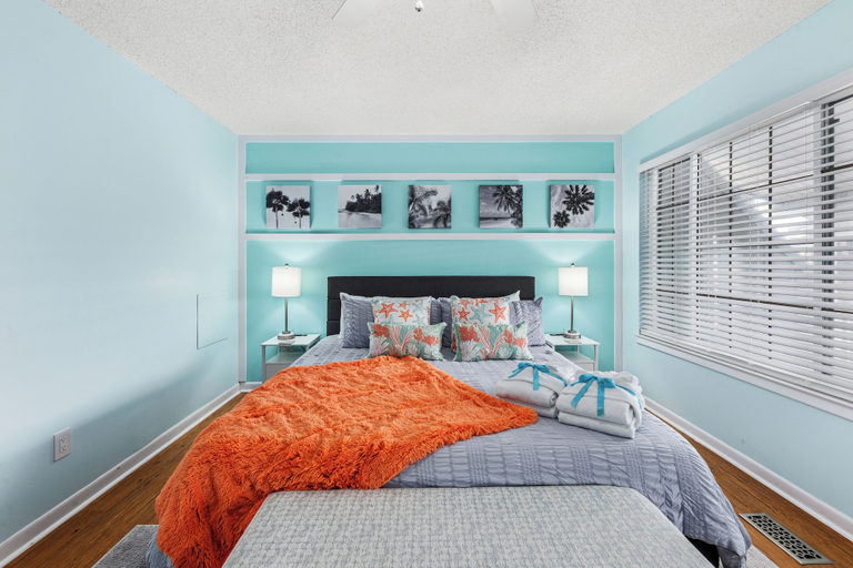 Bedroom 4, Short Walk to The Beach! Community Pool! Sleeps 8!, Bay