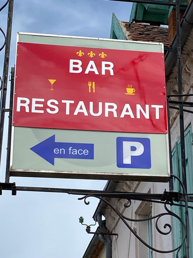 Others, la cafe de la brocante, Allier