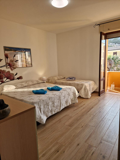 Bedroom 3, Camera Smeraldo, Olbia-Tempio