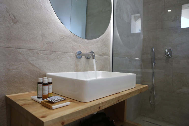 Bathroom 3, Icons Experience, Epirus