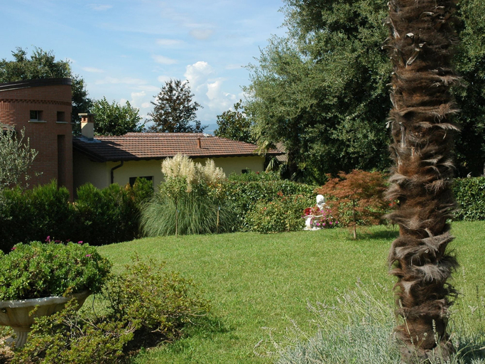 Others 4, Fabulous Villa in Barasso near Lake, Varese