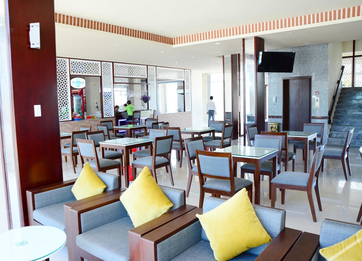 Food & Drinks 4, Ozon Hotel, Năm Căn