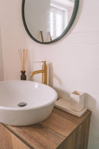 Bathroom 4, Casa Azul, Almada