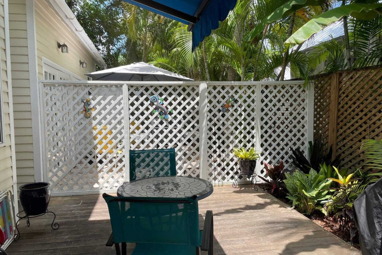 Outdoor dining 4, Tranquility by Avantstay Close to Duval St w/ BBQ & Shared Pool, Monroe
