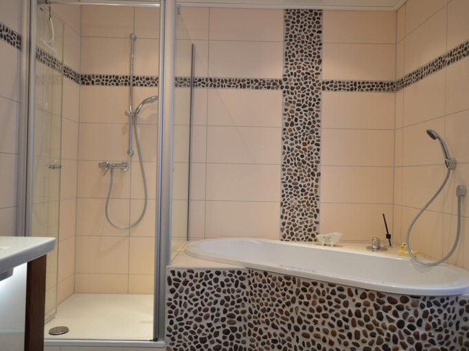 Bathroom 3, Grosses Ferienhaus Fuer 8 Personen, Manderscheid, Bernkastel-Wittlich