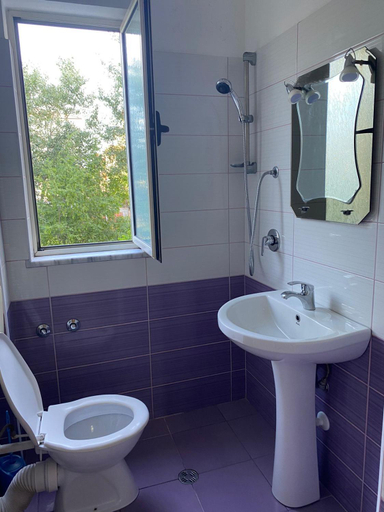 Bathroom, Hotel Prestige, Shkodrës