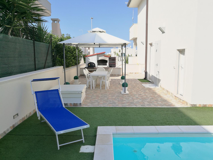 Others 3, Villa Buenavista, Brindisi