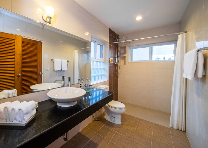 Bathroom 5, Blu Marine Hua Hin Resort and Villas, Hua Hin