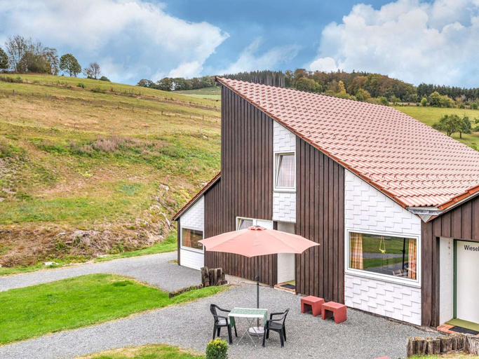 Exterior & Views 2, Ferienhaus mit Herrlicher Aussicht, Hochsauerlandkreis
