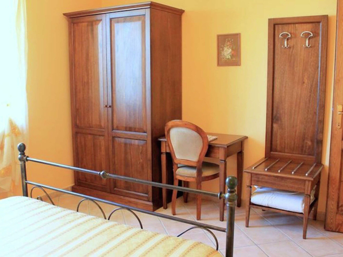 Bedroom 2, Country Farmhouse, Casperia, Rieti
