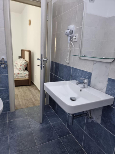 Bathroom 2, Apartments Vukmarkovic